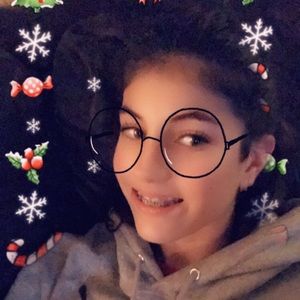 Meet your Posher, Aangelina